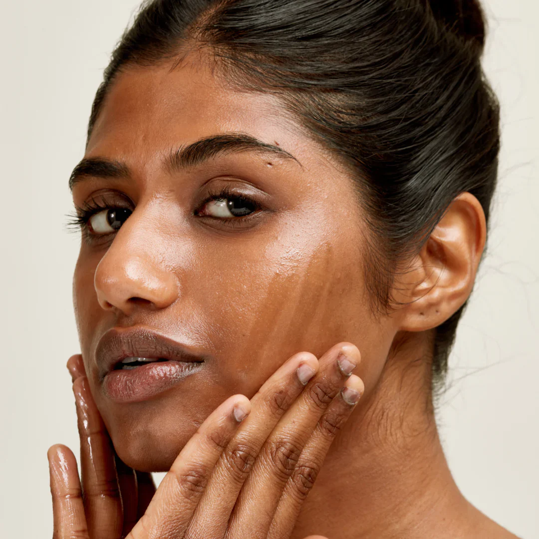 Carbon Star Detoxifying Night Face Oil - Image 3